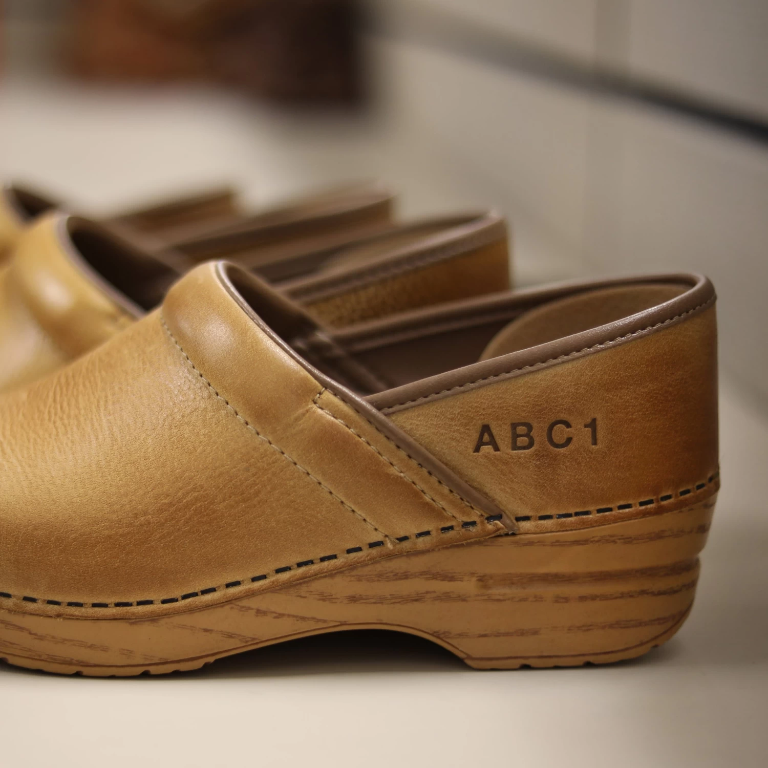 Dansko Personalized Karl Antique Brown/Black 9 Dansko Personalized Karl Antique Brown/Black - Image 7